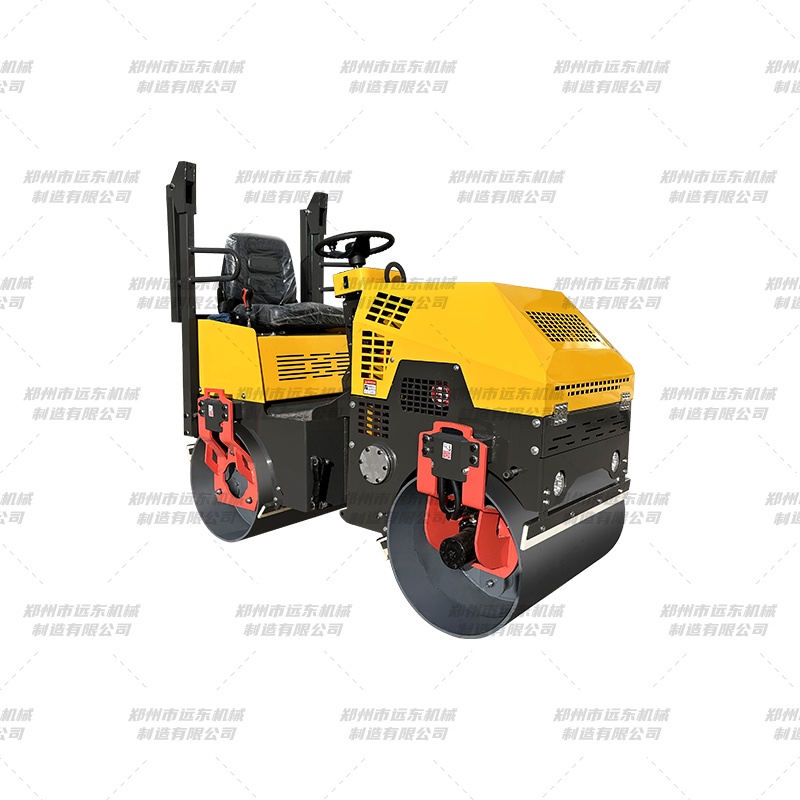 FVR880 座驾式压路机(图1) FVR880 座驾式压路机(图1)
